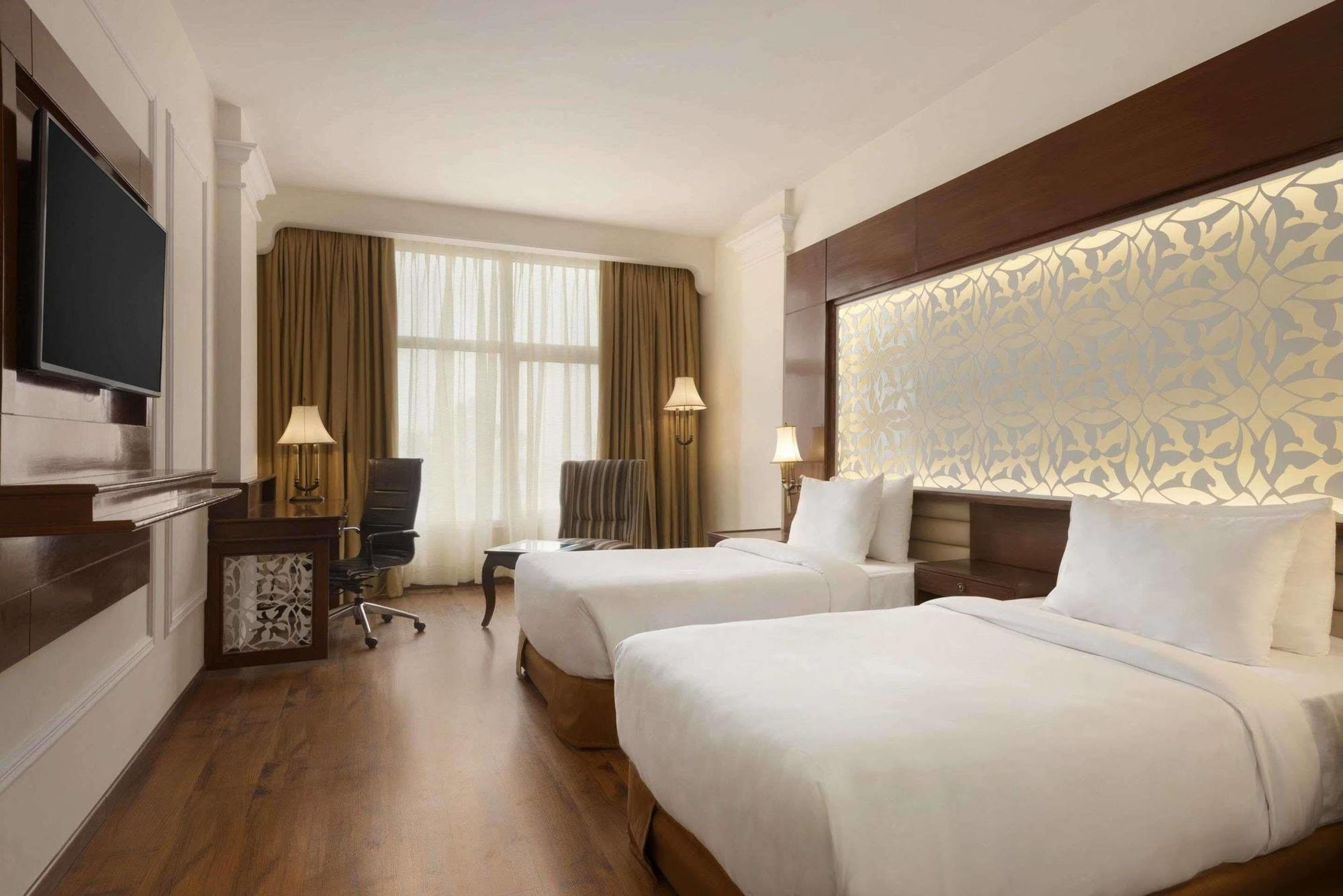 Ramada Plaza By Wyndham, Chandigarh Hotel 4*