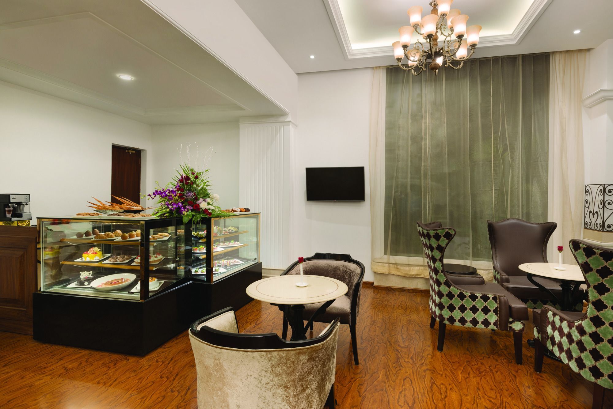 होटल Ramada Plaza By Wyndham, Chandigarh 4*